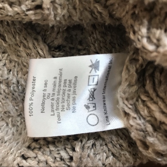 John & Jenn v-neck beige-toned sweater - Picture 9 of 9